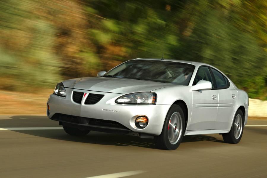  Pontiac Grand Prix 2005 года  (фото 19 из 44)